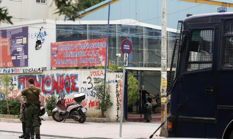Οι φθορές στη Νέα Σμύρνη (photos)