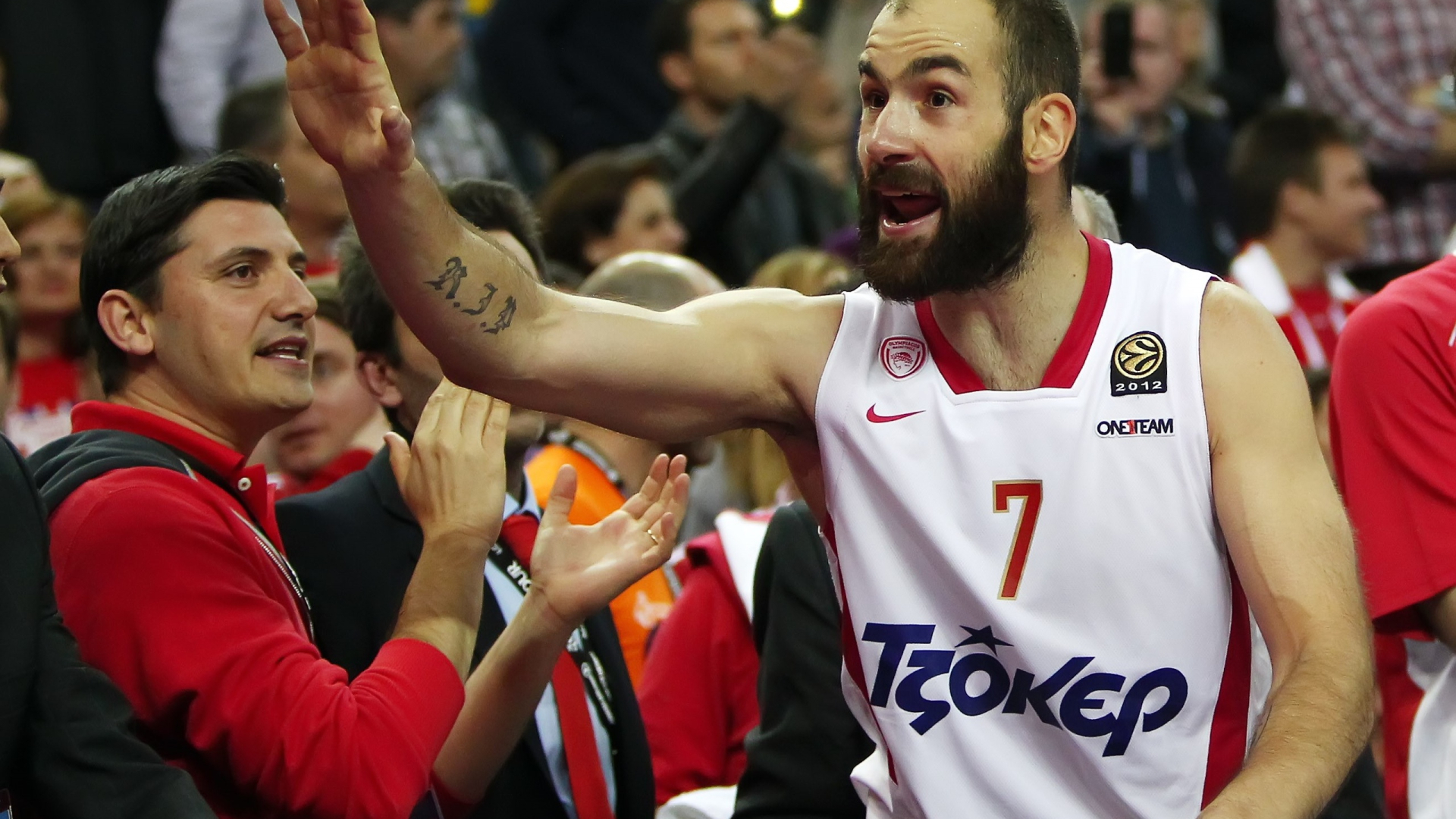 Τα καλύτερα φωτογραφικά κλικς από τον ημιτελικό του Ολυμπιακού