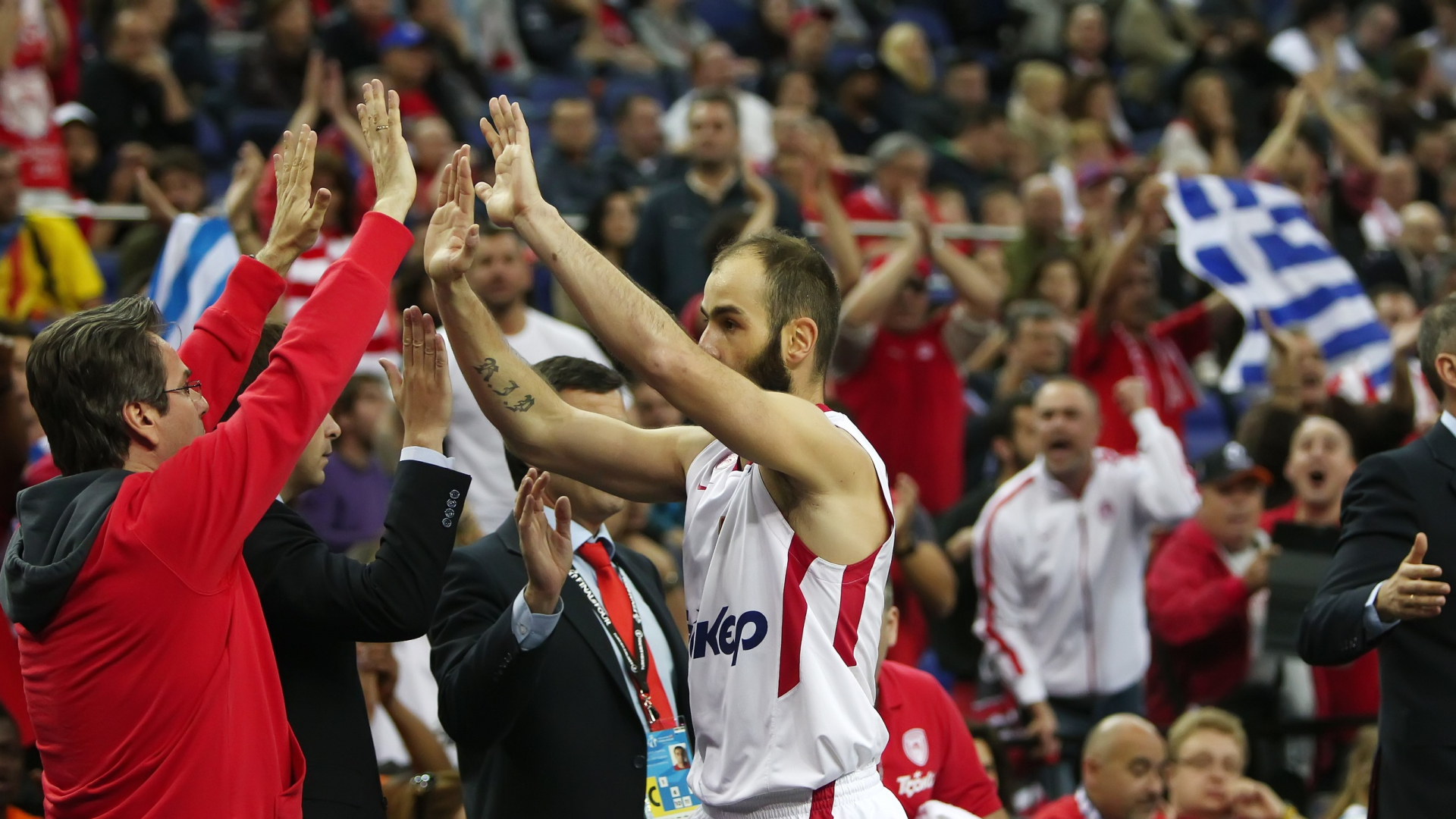 Τα καλύτερα φωτογραφικά κλικς από τον ημιτελικό του Ολυμπιακού