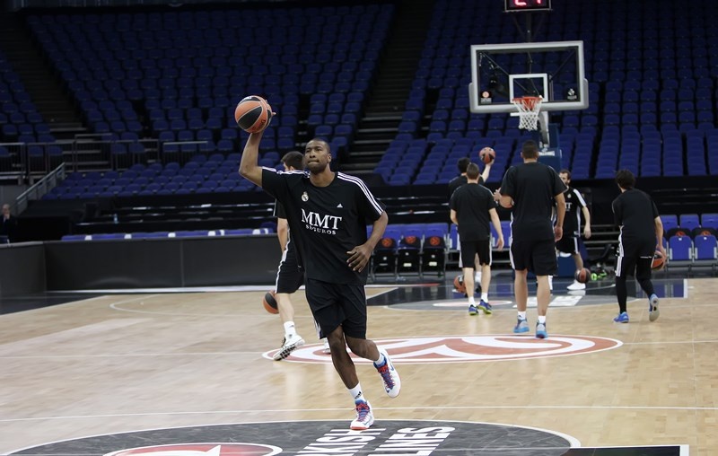 Ρεάλ Μαδρίτης: Πλάνα από την προπόνηση (videos+photos)