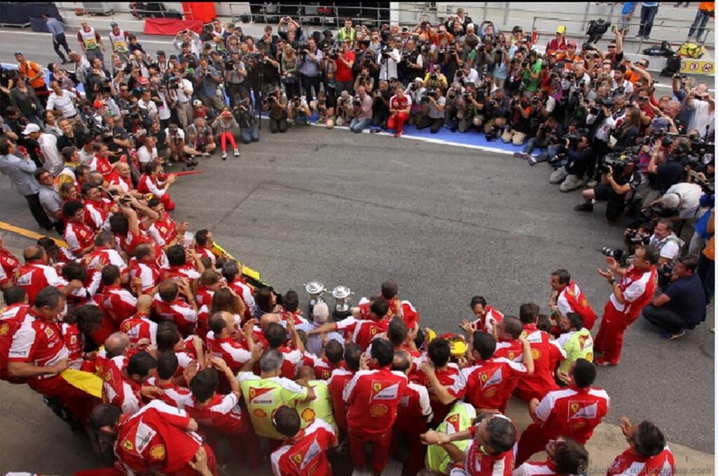 Φεράρι: Οι εντυπωσιακές φωτογραφίες από το ισπανικό γκραν – πρι (photos)