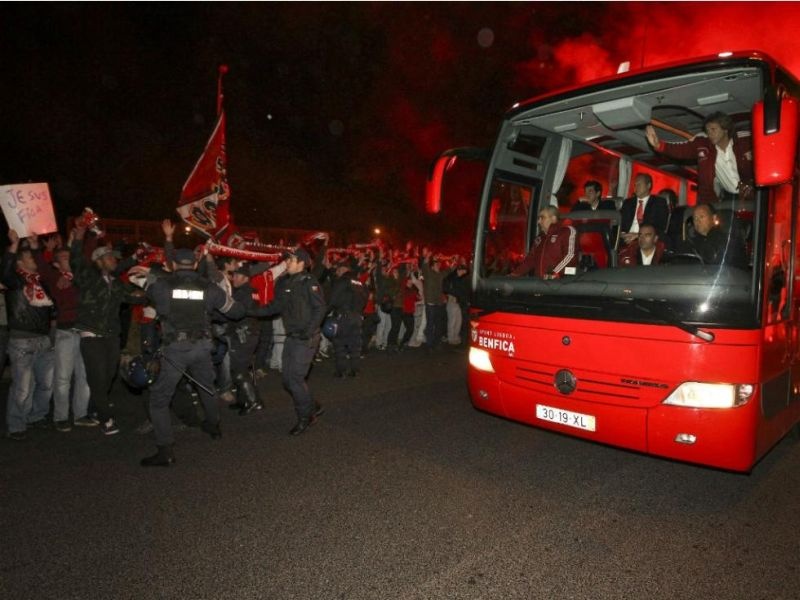 Μπενφίκα: Υποδοχή τροπαιούχων στη Λισαβόνα (video+photos)