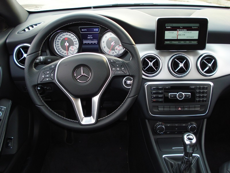 Γοητευτική η νέα Mercedes CLA 180 (photos)