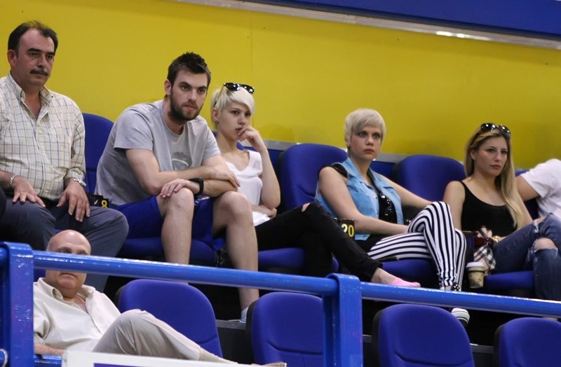 Περιστέρι: Το είδαν οι «αιώνιοι» (photos)