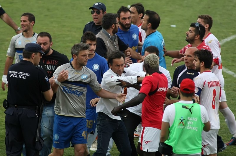 Ολυμπιακός Βόλου-Ηρακλής: Επεισόδια στο τέλος του ντέρμπι! (photos)