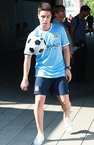 Μάντσεστερ Σίτι: Στα… σύννεφα η νέα φανέλα (photos)