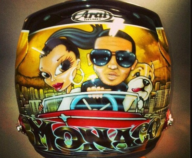 Μερσέντες: Με… γκράφιτι και Μπομπ Μάρλεϊ το κράνος του Χάμιλτον (photos)