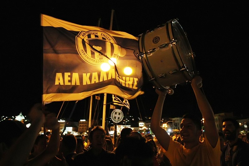 ΑΕΛ Καλλονής: Μπλόκο στο λιμάνι για τον... τρελό πρόεδρο (video+photos)