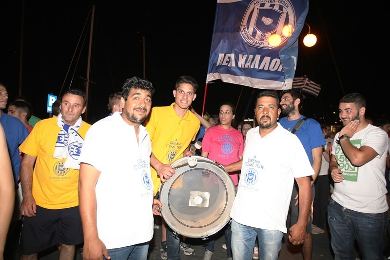 ΑΕΛ Καλλονής: Μπλόκο στο λιμάνι για τον... τρελό πρόεδρο (video+photos)