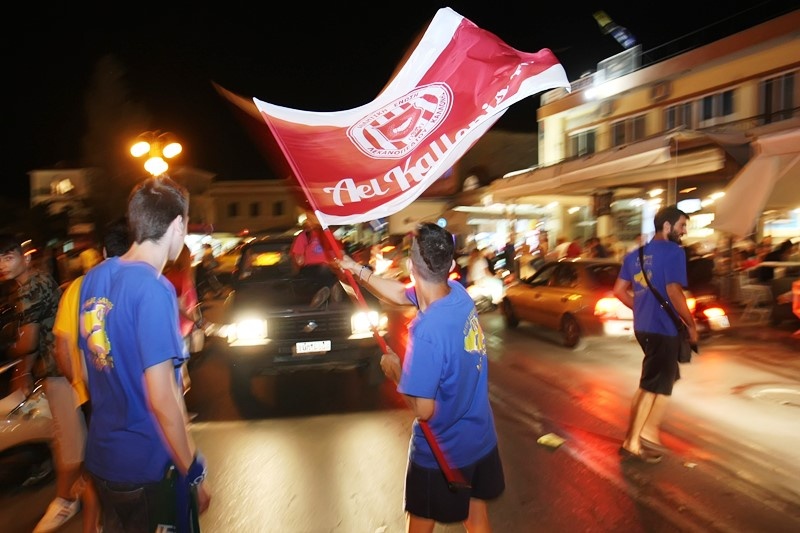 ΑΕΛ Καλλονής: Μπλόκο στο λιμάνι για τον... τρελό πρόεδρο (video+photos)