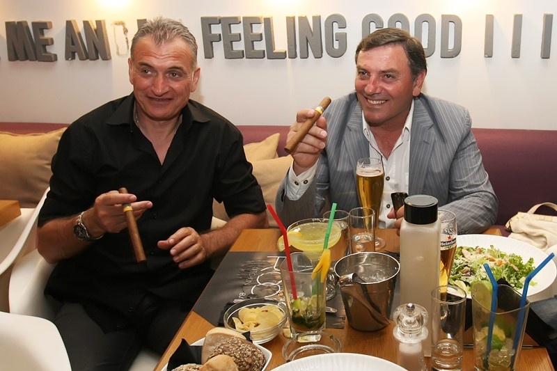 ΑΕΛ Καλλονής: Μπλόκο στο λιμάνι για τον... τρελό πρόεδρο (video+photos)