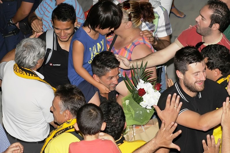 Εργοτέλης: «Έπεσε» το «Νίκος Καζαντζάκης» στην άφιξη (photos)