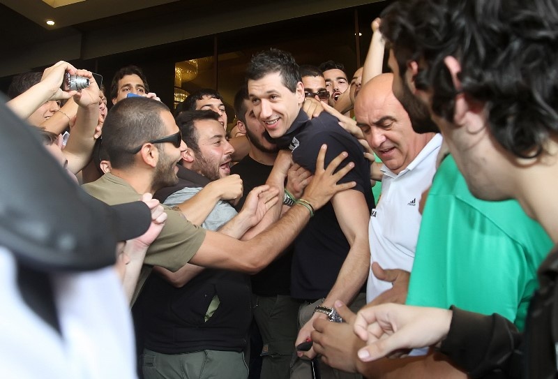 «Λεωφόρος» το Caravel και... «διπλό μέσα στο ΣΕΦ, ΠΑΟ ολέ, ολέ...» (photos+videos)