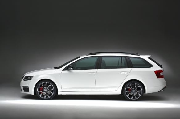 Nέα ŠKODA Octavia RS: Η ταχύτερη Octavia που κατασκευάστηκε ποτέ