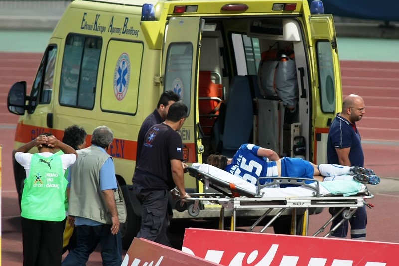 Νίκη Βόλου: Κάταγμα στα πλευρά ο Σαμαράς (photos)