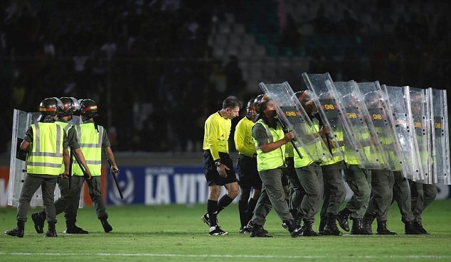 «Ξύλο» στο Βενεζουέλα – Ουρουγουάη (photos)