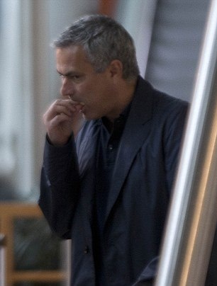 Ρεάλ Μαδρίτης: Τρώει σα… γουρούνι ο Μουρίνιο (photos)