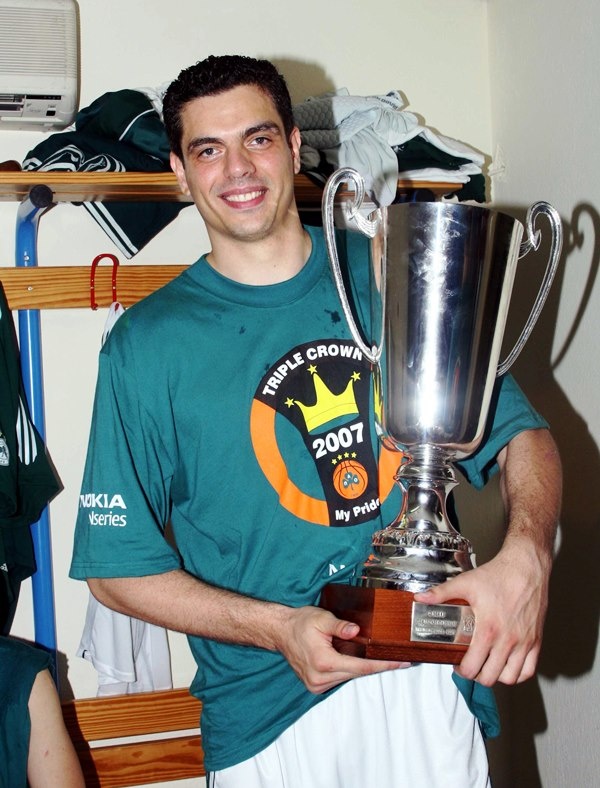 Δεν ήταν απλά ένας μεγάλος παίκτης, ΕΙΝΑΙ ένας «μεγάλος» άνθρωπος» (photos)