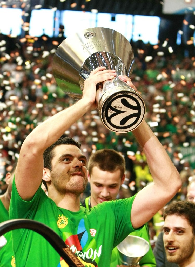 Δεν ήταν απλά ένας μεγάλος παίκτης, ΕΙΝΑΙ ένας «μεγάλος» άνθρωπος» (photos)