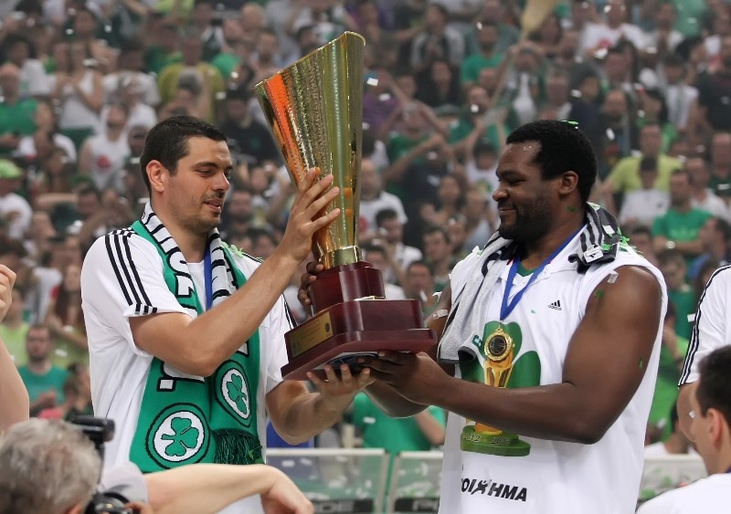 Παναθηναϊκός: Ο Τσαρτσαρής με τις κούπες (photos)