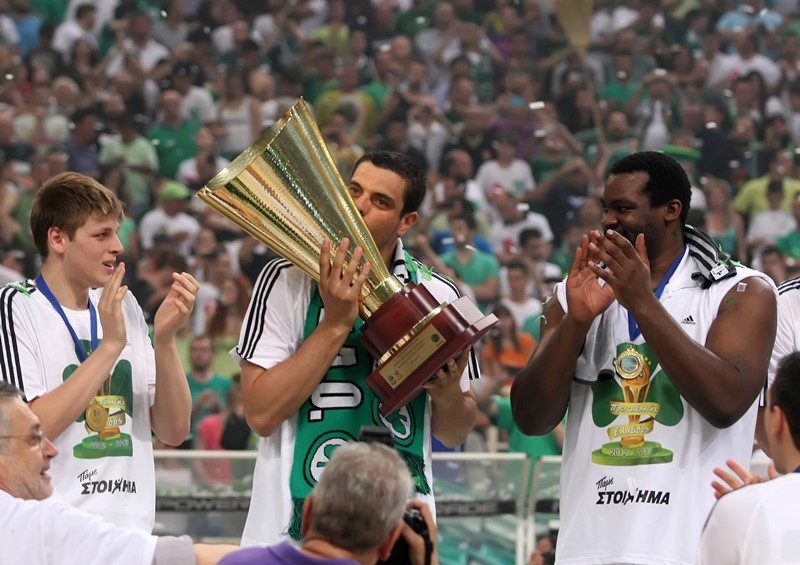 Παναθηναϊκός: Ο Τσαρτσαρής με τις κούπες (photos)