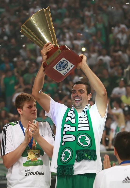 Παναθηναϊκός: Ο Τσαρτσαρής με τις κούπες (photos)