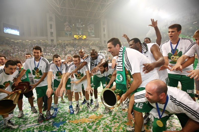 Παναθηναϊκός: Ο Τσαρτσαρής με τις κούπες (photos)