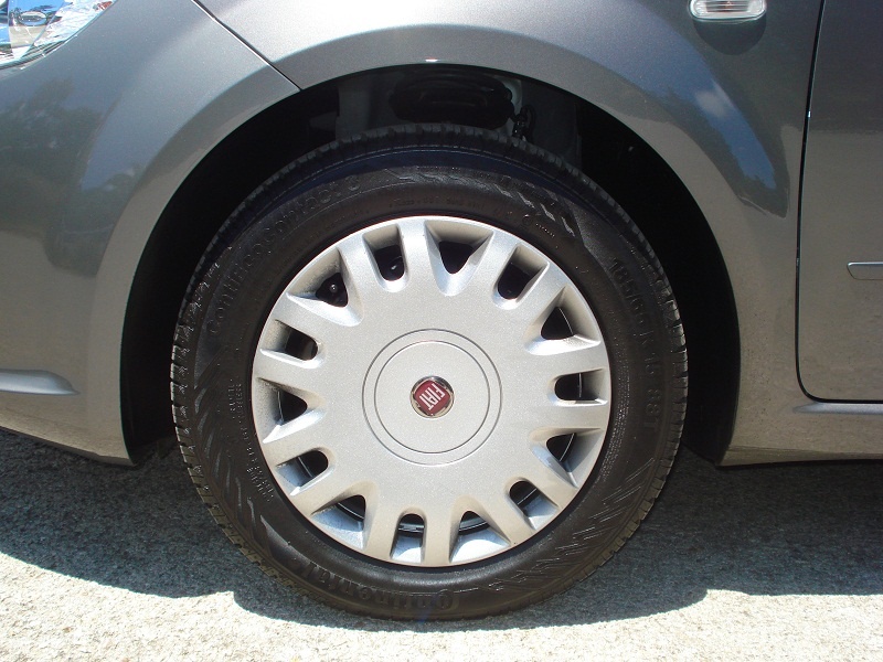 Fiat Linea 1.3 MJT: Πολυεργαλείο (photos)