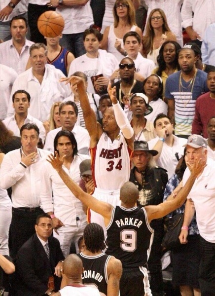 Μαϊάμι Χιτ: Ο Φαλκάο πίσω από το τρίποντο του Άλεν! (photo)