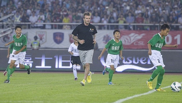 Κίνα: Επιστροφή στη... δράση για Μπέκαμ! (photos+video)