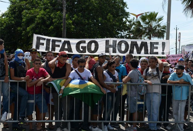 Confederations Cup: Σοβαρά επεισόδια πριν το Ισπανία – Ιταλία (photos+video)