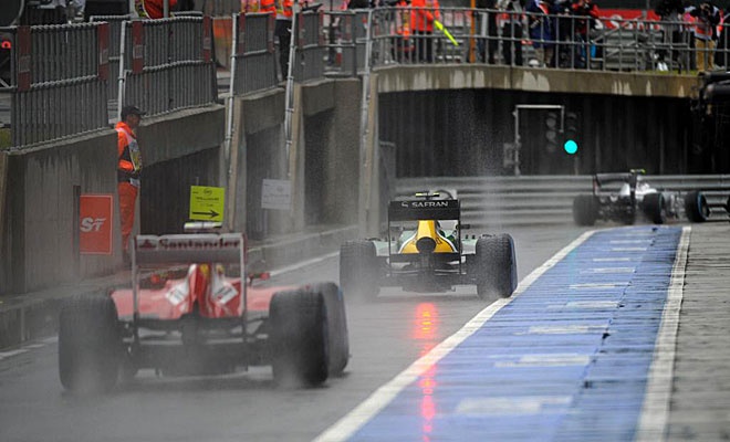 Φόρμουλα 1: Τα κλικ από τις ελεύθερες δοκιμές του Σίλβερστοουν (photos)