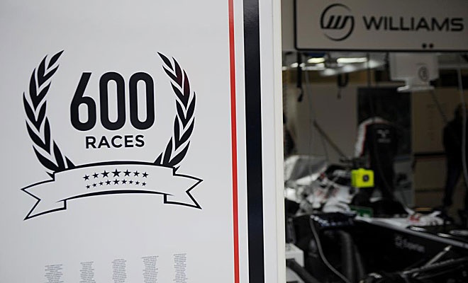 Φόρμουλα 1: Τα κλικ από τις ελεύθερες δοκιμές του Σίλβερστοουν (photos)