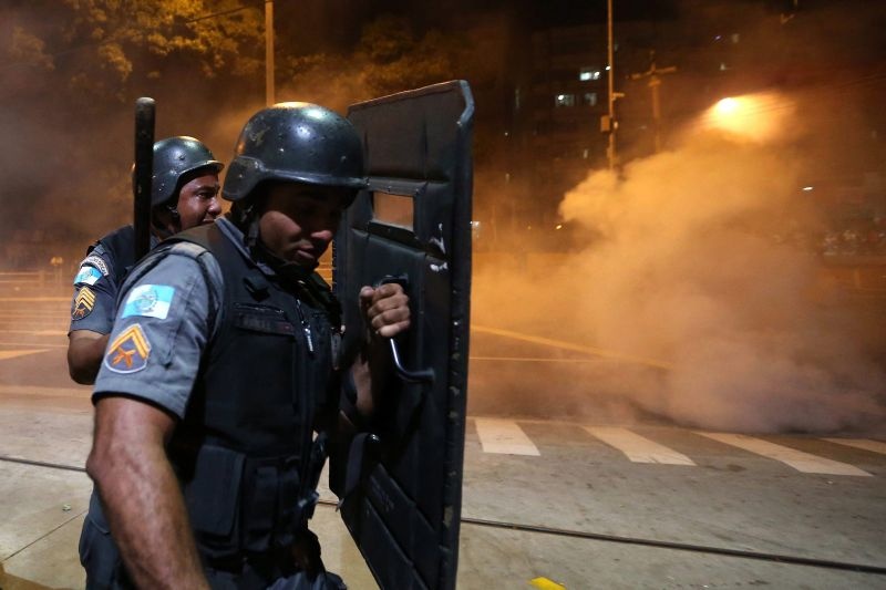 Βραζιλία: Επεισόδια έξω από το Μαρακανά (video+photos)