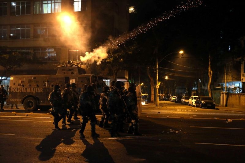 Βραζιλία: Επεισόδια έξω από το Μαρακανά (video+photos)