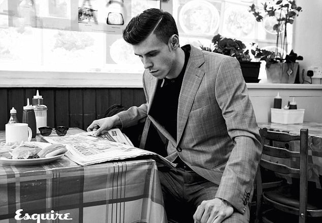 Τότεναμ: Η φωτογράφηση και η συνέντευξη του Μπέιλ στο Esquire (photos+video)