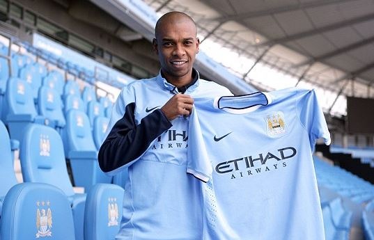 Μάντσεστερ Σίτι: Πρώτη με Πελεγκρίνι και... Φερναντίνιο (photos)