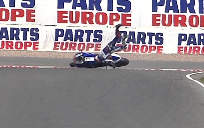 Moto GP: Καρέ - καρέ οι… βουτιές των Πεδρόσα και Λορένθο (photos)