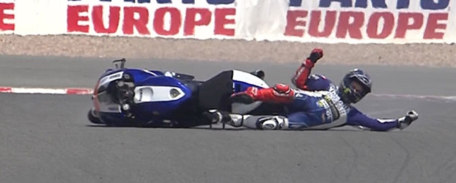 Moto GP: Καρέ - καρέ οι… βουτιές των Πεδρόσα και Λορένθο (photos)