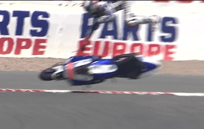 Moto GP: Καρέ - καρέ οι… βουτιές των Πεδρόσα και Λορένθο (photos)