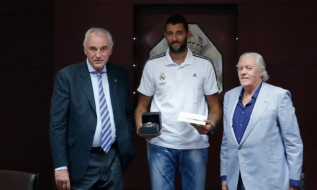 Ερέρος στο Onsports: «Αυτά θα δώσει στη Ρεάλ ο Μπουρούσης» (photos+videos)