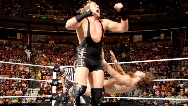 Raw SuperShow: Χρειάστηκε Cena o Bryan (videos+photos)
