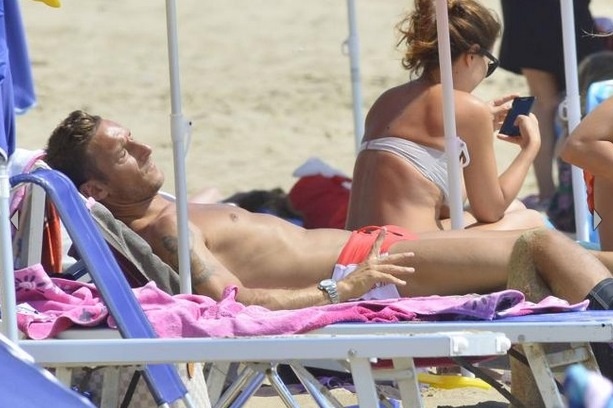Ρόμα: Τα μπάνια του Τότι (photos)
