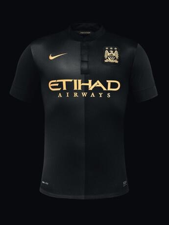 Μάντσεστερ Σίτι: Παρουσίασε τη μαύρη εμφάνιση μέσα στη… μαύρη νύχτα! (photos)