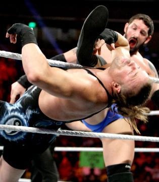 Raw SuperShow: Χρειάστηκε Cena o Bryan (videos+photos)