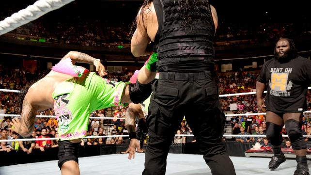 Raw SuperShow: Χρειάστηκε Cena o Bryan (videos+photos)