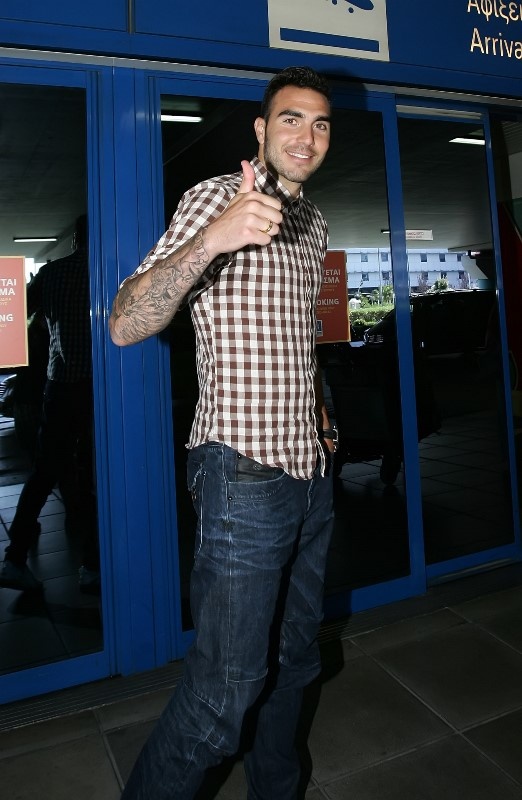 Ολυμπιακός: Στην Αθήνα ο Ρομπέρτο (photos)