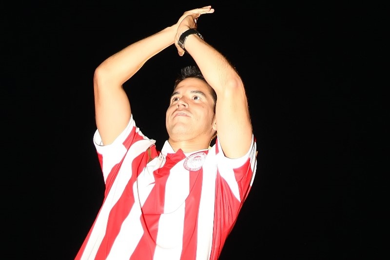 Χαβιέρ Σαβιόλα: Ο λόγος που επέλεξε τον Ολυμπιακό, στο Onsports (photos+videos)