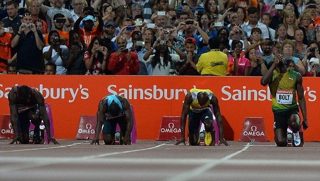 Παίζει… μόνος του ο Μπολτ! (photos+video)