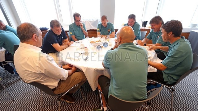 Μπαρτσελόνα: Η χειραψία Τάτα – Μέσι (photos+video)